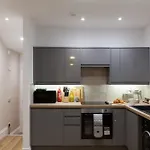 Crown View Leeds - 1 To 2 Bedroom Options - Near Station Appartamento *
