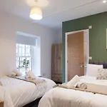 Crown View Leeds - 1 To 2 Bedroom Options - Near Station