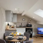 Crown View Leeds - 1 To 2 Bedroom Options - Near Station Appartamento *