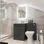 Crown View Leeds - 1 To 2 Bedroom Options - Near Station Appartamento