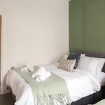 Crown View Leeds - 1 To 2 Bedroom Options - Near Station *