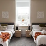 Crown View Leeds - 1 To 2 Bedroom Options - Near Station * Harrogate
