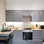 Crown View Leeds - 1 To 2 Bedroom Options - Near Station *