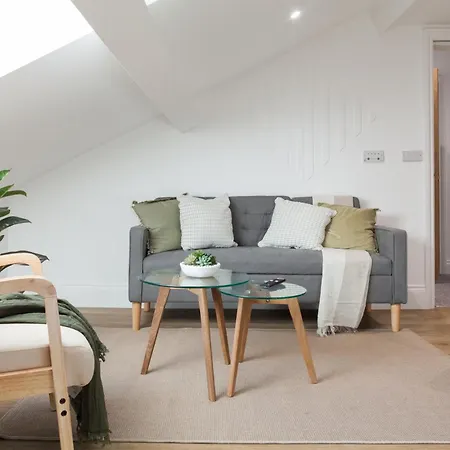Crown View Apartment