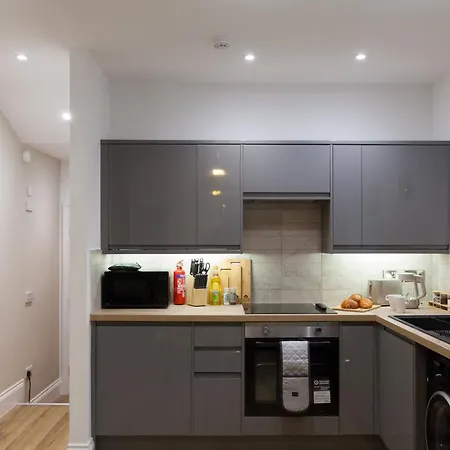 Crown View Leeds - 1 To 2 Bedroom Options - Near Station Διαμέρισμα *