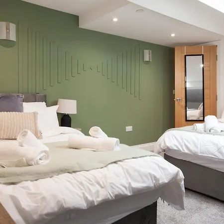 Crown View Leeds - 1 To 2 Bedroom Options - Near Station Διαμέρισμα *
