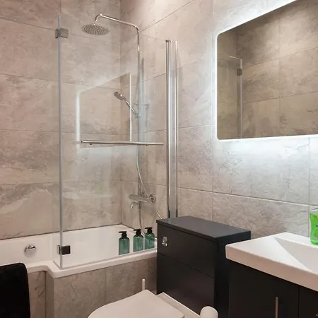 Crown View Leeds - 1 To 2 Bedroom Options - Near Station Χαρογκέιτ