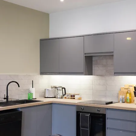 דירה Crown View Leeds - 1 To 2 Bedroom Options - Near Station הרוגייט