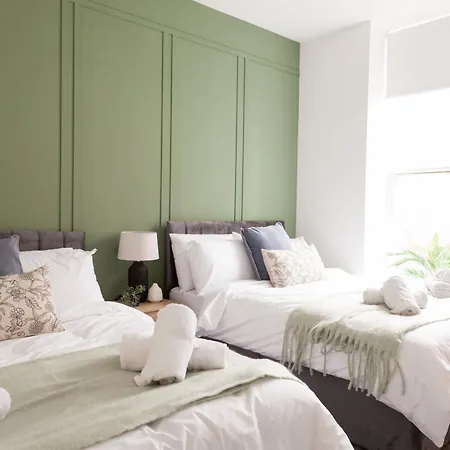 Crown View Leeds - 1 To 2 Bedroom Options - Near Station דירה