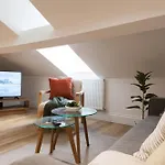 Crown View Leeds - 1 To 2 Bedroom Options - Near Station