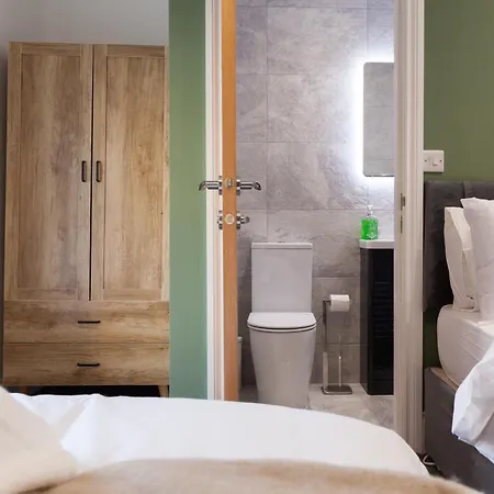 Crown View Leeds - 1 To 2 Bedroom Options - Near Station Харрогейт