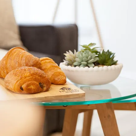 Apartment Crown View