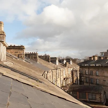 Crown View Leeds - 1 To 2 Bedroom Options - Near Station Apartment