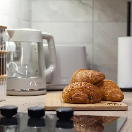 Apartment Crown View