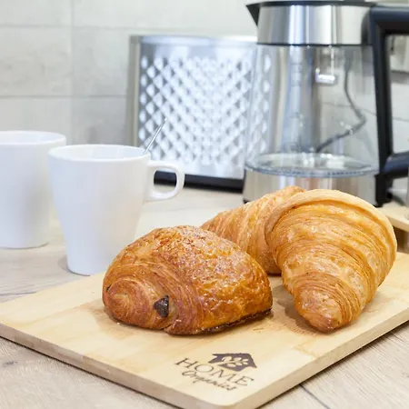 Crown View Apartment