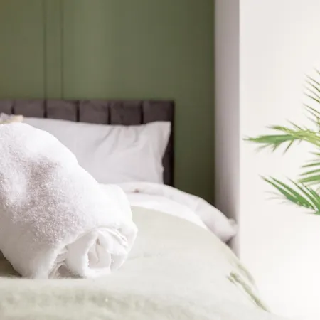 Crown View Apartment *